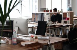 Checkliste für Facility-Manager: So wählen Sie den richtigen Anbieter für Unterhaltsreinigung im Bür...