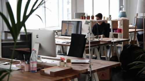Checkliste für Facility-Manager: So wählen Sie den richtigen Anbieter für Unterhaltsreinigung im Büro